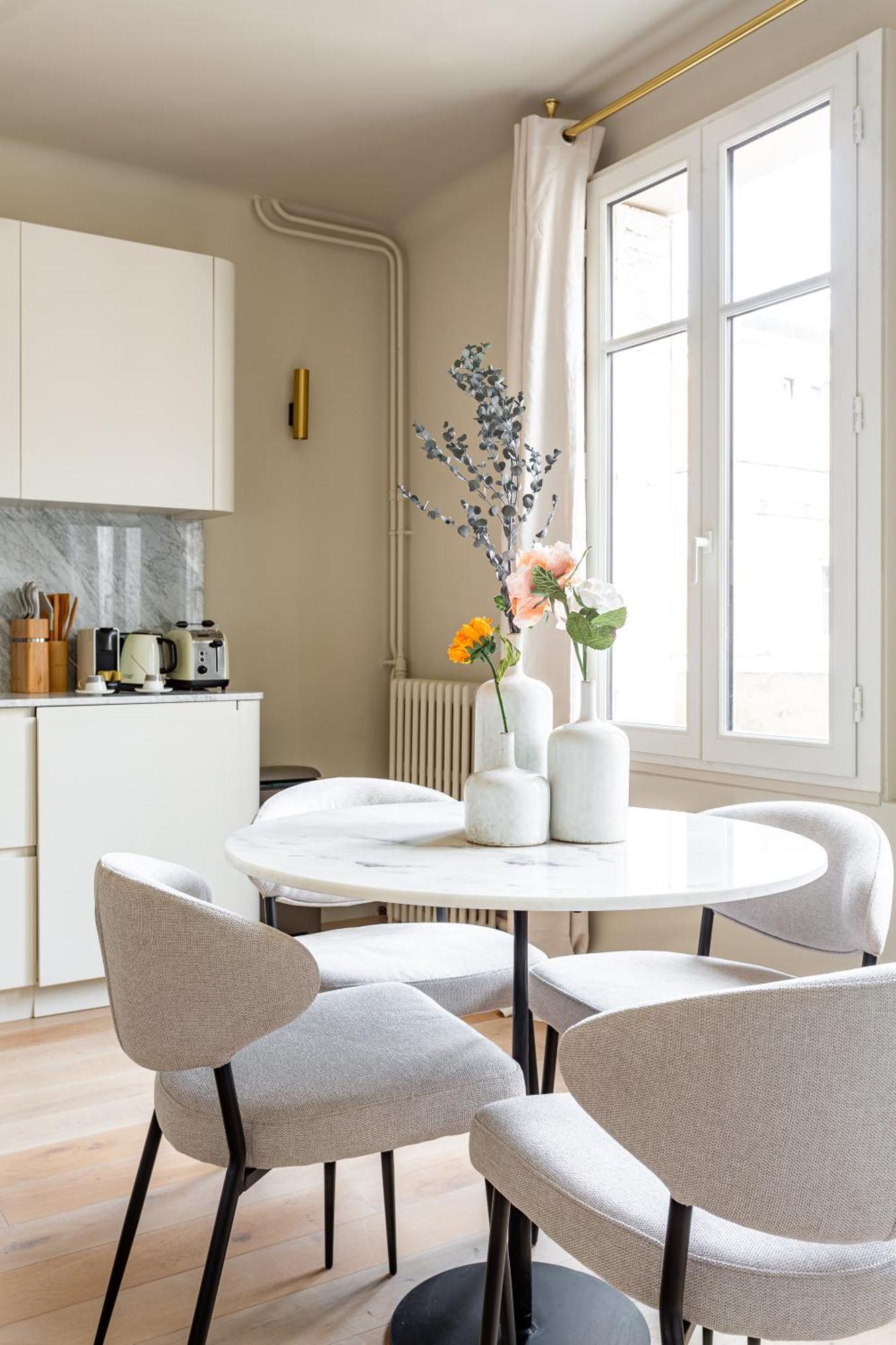 The Carla Suite Eiffel Tower View Париж Экстерьер фото